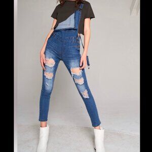 NWT  mid blue wash ripped front pocket skinny denim overall  shortall